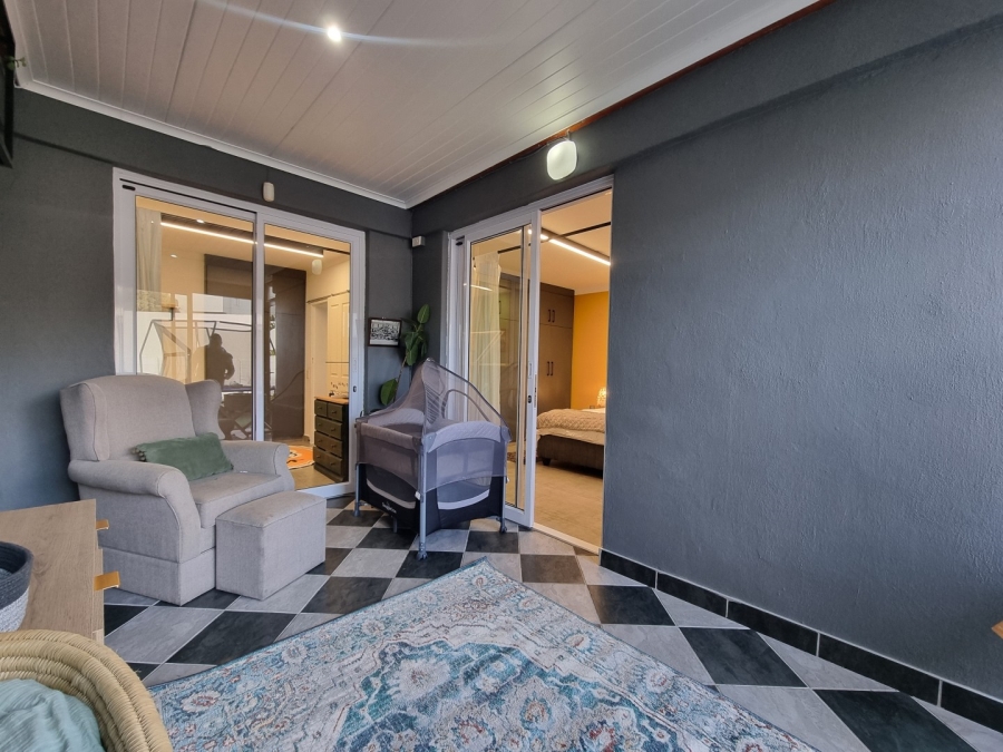 3 Bedroom Property for Sale in Waves Edge Western Cape